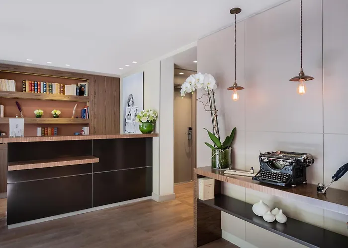 Le Tourville Eiffel 4*